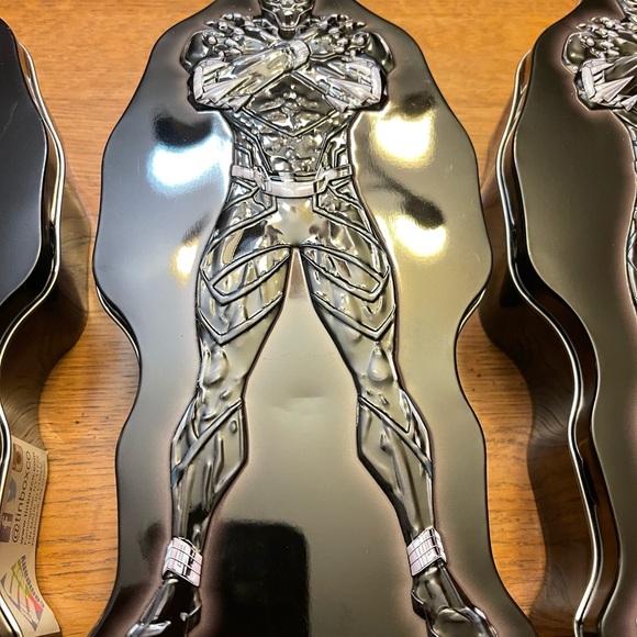 Four Black Panther Tins - Picture 9 of 13